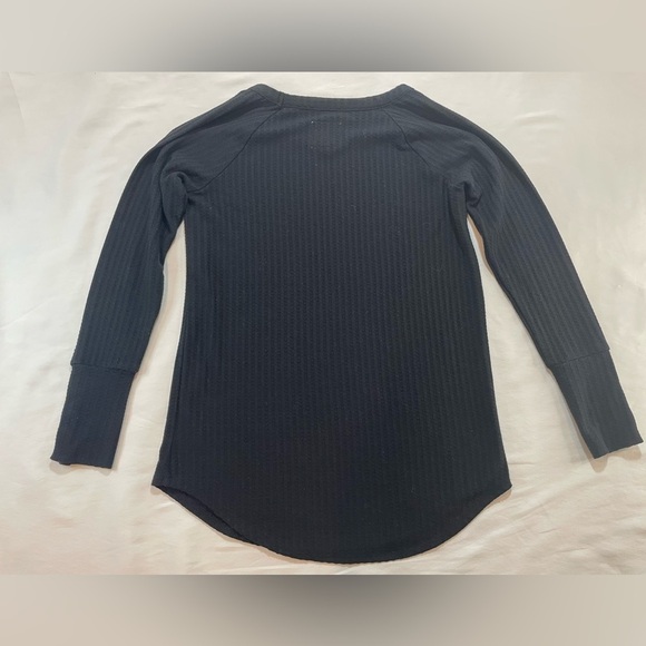 Chaser Top Womens Small Black Long Sleeve Waffle Knit Button Cuffs Crew Neck - Picture 9 of 9
